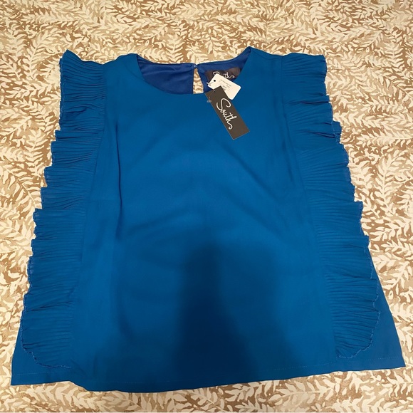 Side Ruffle Tank Top - Picture 2 of 3